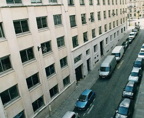 Unit 013 Champs-elysees Georges V Paris