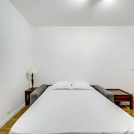 Unit 013 Champs-elysees Georges V Apartman
